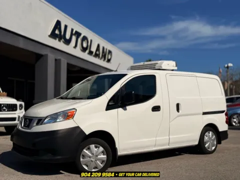 White 2015 Nissan NV200 SV for sale in Jacksonville, FL