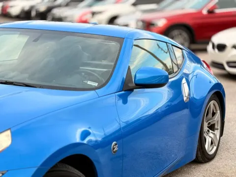 More photos of 2009 Nissan 370Z Touring at AUTOLAND, FL
