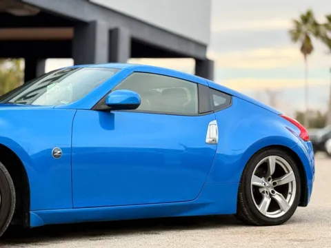 More photos of 2009 Nissan 370Z Touring at AUTOLAND, FL