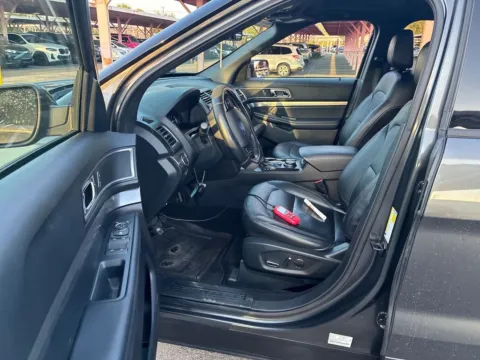 More photos of 2018 Ford Explorer XLT at AUTOLAND, FL