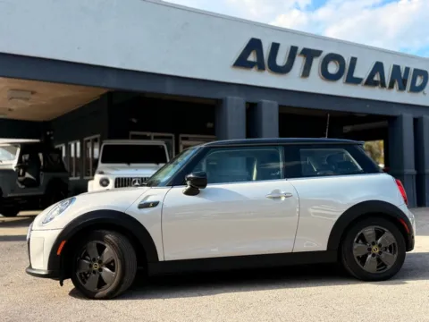 More photos of 2022 MINI Cooper SE Electric Signature at AUTOLAND, FL