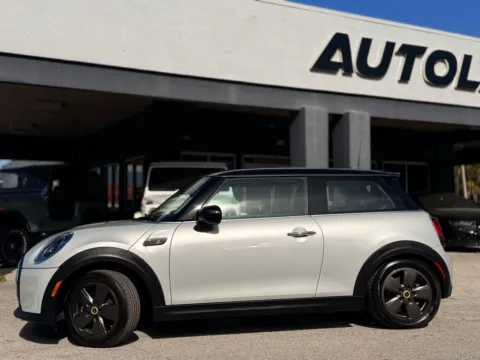 More photos of 2022 MINI Cooper SE Electric Signature at AUTOLAND, FL