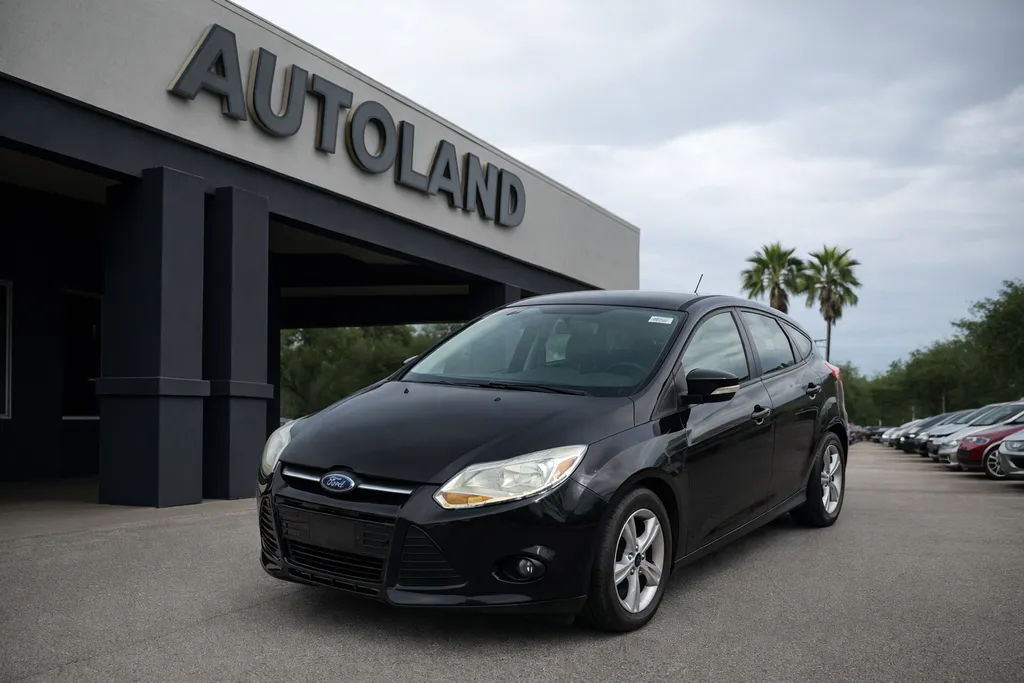 Black 2014 Ford Focus SE for sale in Jacksonville, FL
