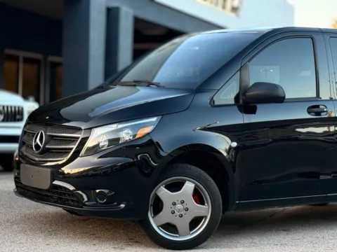 Photos of 2018 Mercedes-Benz Metris Passenger for sale in Jacksonville, FL at AUTOLAND