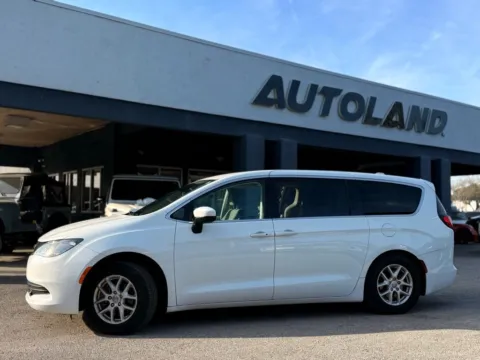 More photos of 2017 Chrysler Pacifica LX at AUTOLAND, FL