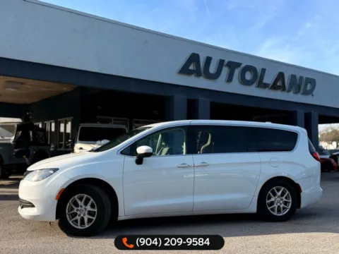 More photos of 2017 Chrysler Pacifica LX at AUTOLAND, FL