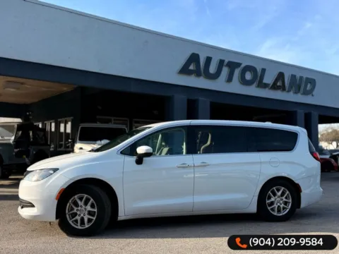 More photos of 2017 Chrysler Pacifica LX at AUTOLAND, FL
