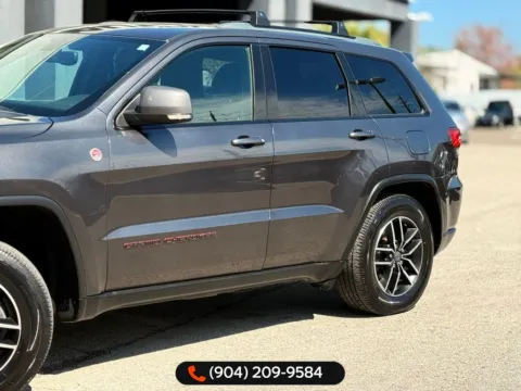 More photos of 2019 Jeep Grand Cherokee Trailhawk at AUTOLAND, FL