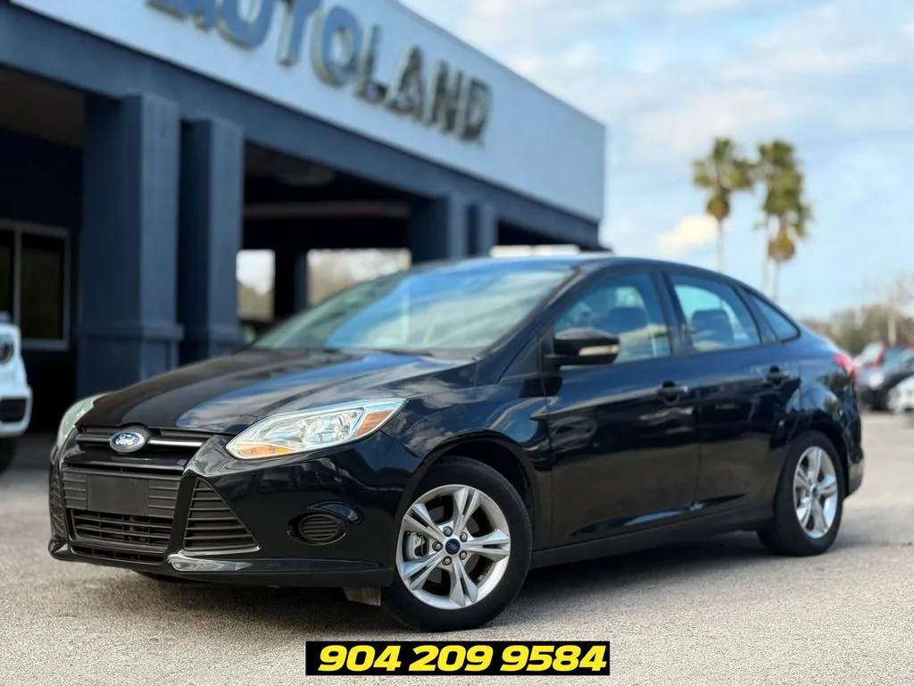 2014 Ford Focus Sedan SE's photo