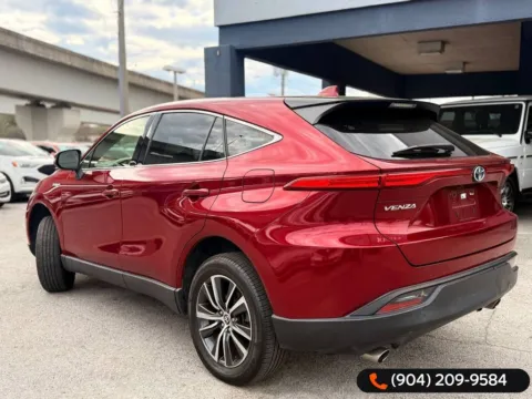 More photos of 2021 Toyota Venza LE at AUTOLAND, FL