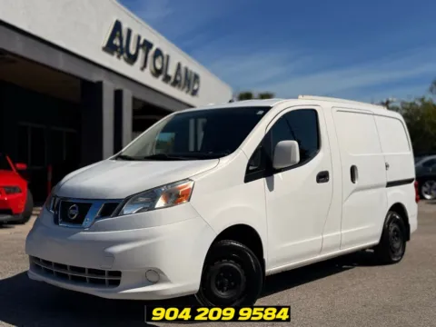 White 2014 Nissan NV200 SV for sale in Jacksonville, FL