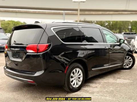 More photos of 2019 Chrysler Pacifica Touring L at AUTOLAND, FL