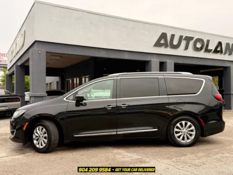 More photos of 2019 Chrysler Pacifica Touring L at AUTOLAND, FL