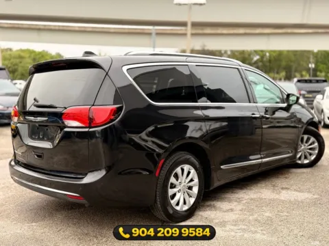 More photos of 2019 Chrysler Pacifica Touring L at AUTOLAND, FL
