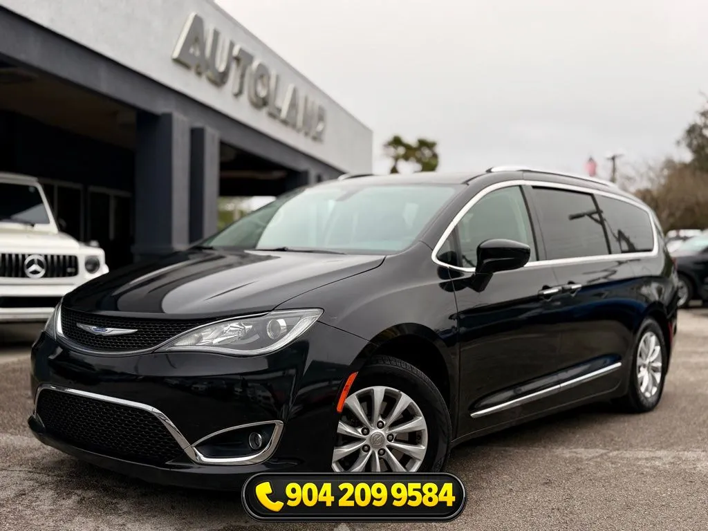 Black 2019 Chrysler Pacifica Touring L for sale in Jacksonville, FL