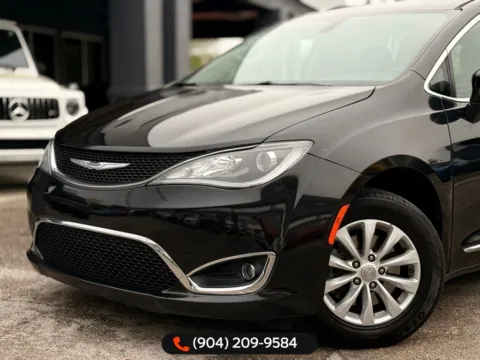 Photos of 2019 Chrysler Pacifica Touring L for sale in Jacksonville, FL at AUTOLAND