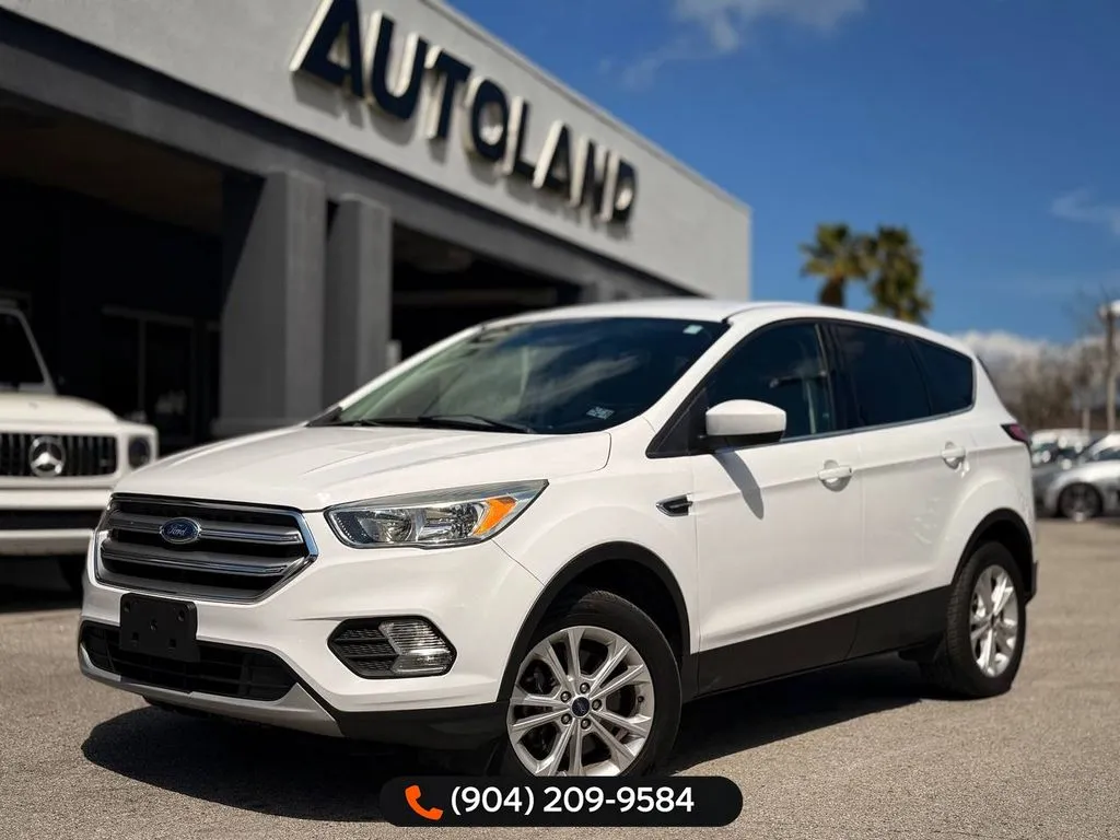 White 2017 Ford Escape SE for sale in Jacksonville, FL