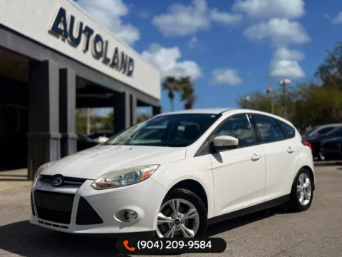 White 2013 Ford Focus SE for sale in Jacksonville, FL