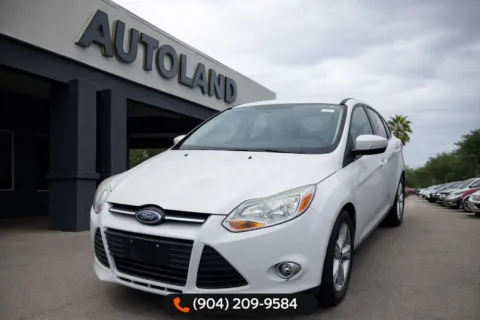 White 2013 Ford Focus SE for sale in Jacksonville, FL