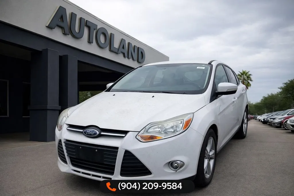 White 2013 Ford Focus SE for sale in Jacksonville, FL