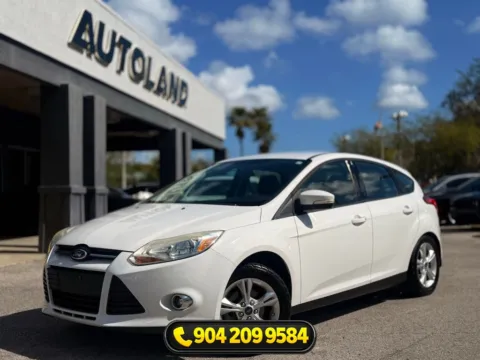 White 2013 Ford Focus SE for sale in Jacksonville, FL