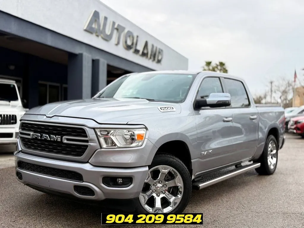 2023 RAM 1500 Big Horn/Lone Star 4x4 Crew Cab 5'7's photo