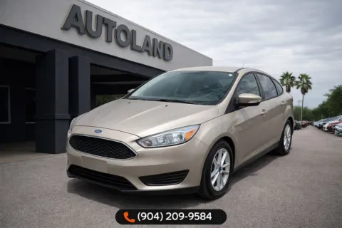White 2017 Ford Focus SE for sale in Jacksonville, FL