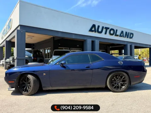 More photos of 2017 Dodge Challenger R/T at AUTOLAND, FL