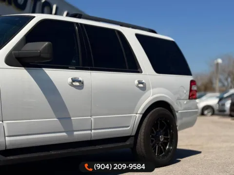Another view of 2009 Ford Expedition XLT for sale in Jacksonville, FL at AUTOLAND