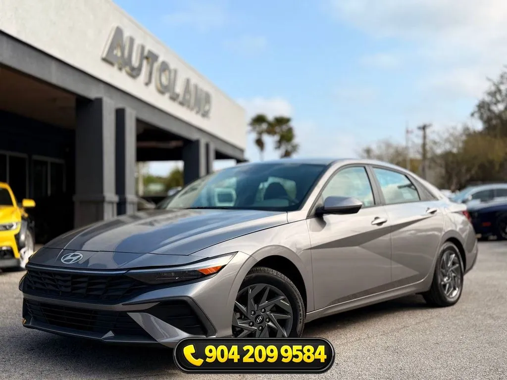 Gray 2024 Hyundai Elantra SEL for sale in Jacksonville, FL