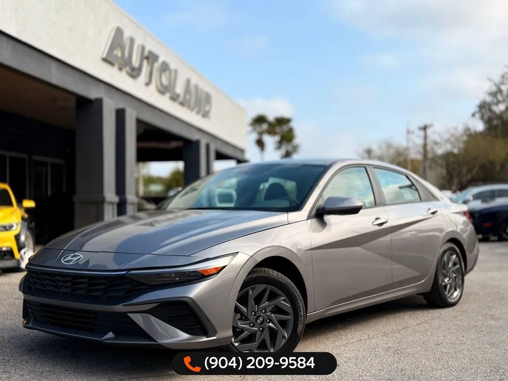 Gray 2024 Hyundai Elantra SEL for sale in Jacksonville, FL