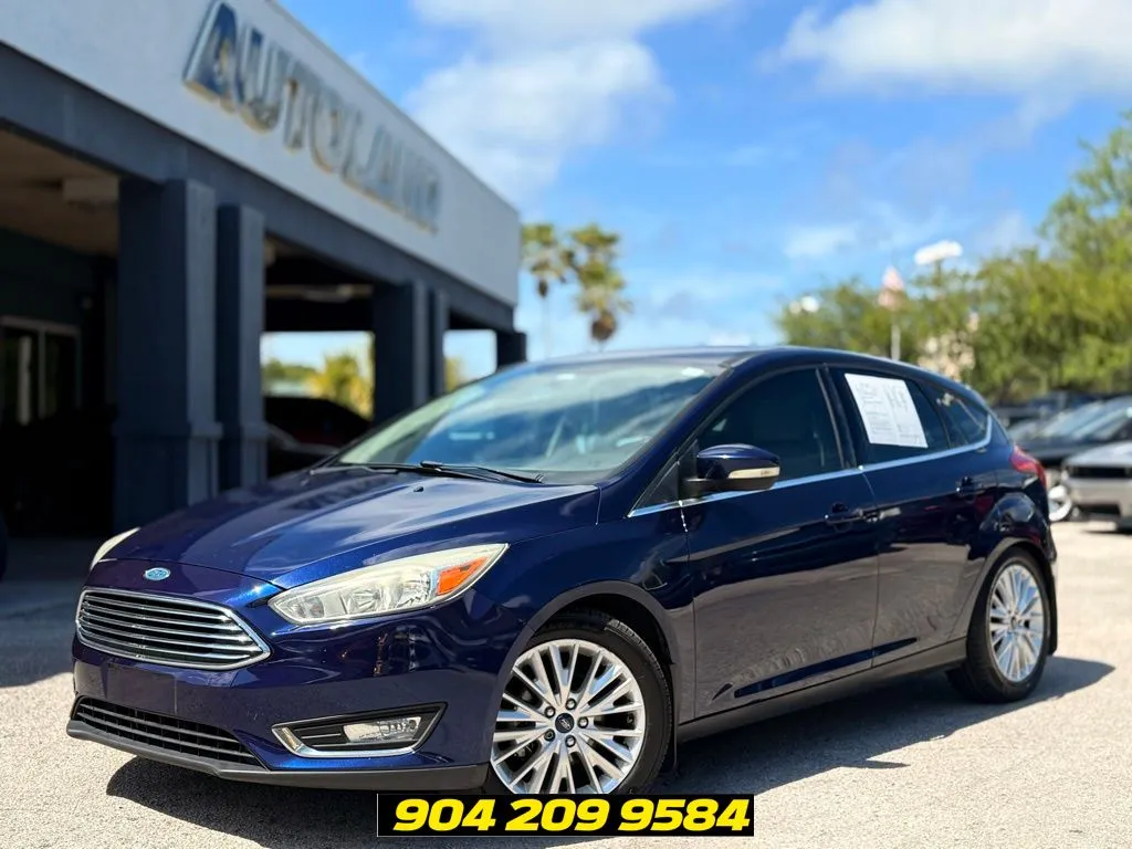 2016 Ford Focus 5 Door Hatch Titanium's photo