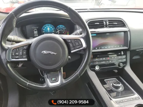 More photos of 2017 Jaguar F-PACE 35t R-Sport at AUTOLAND, FL