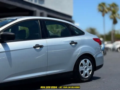 More photos of 2016 Ford Focus S at AUTOLAND, FL