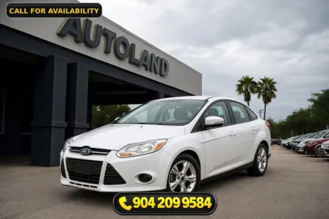 Silver 2014 Ford Focus SE for sale in Jacksonville, FL