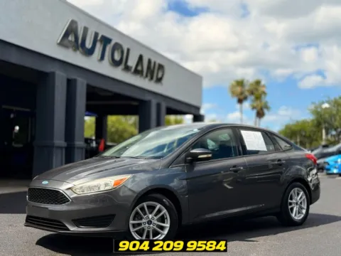 Gray 2017 Ford Focus SE for sale in Jacksonville, FL