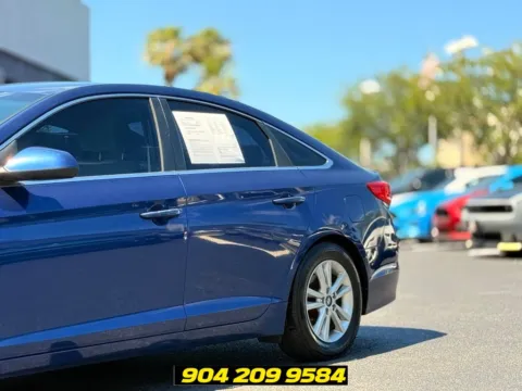 More photos of 2017 Hyundai Sonata at AUTOLAND, FL