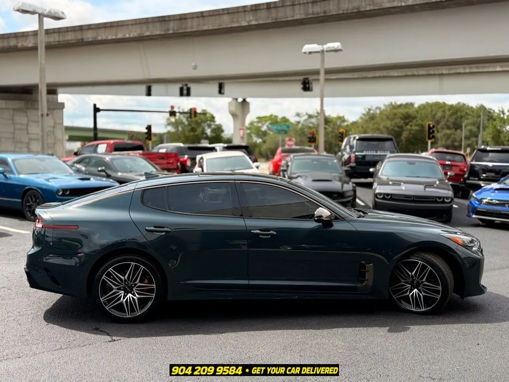 2022 Kia Stinger 12