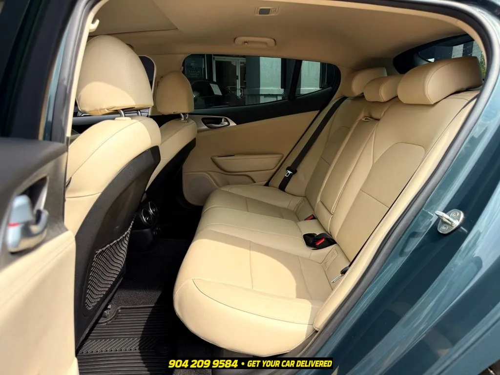 2022 Kia Stinger 30