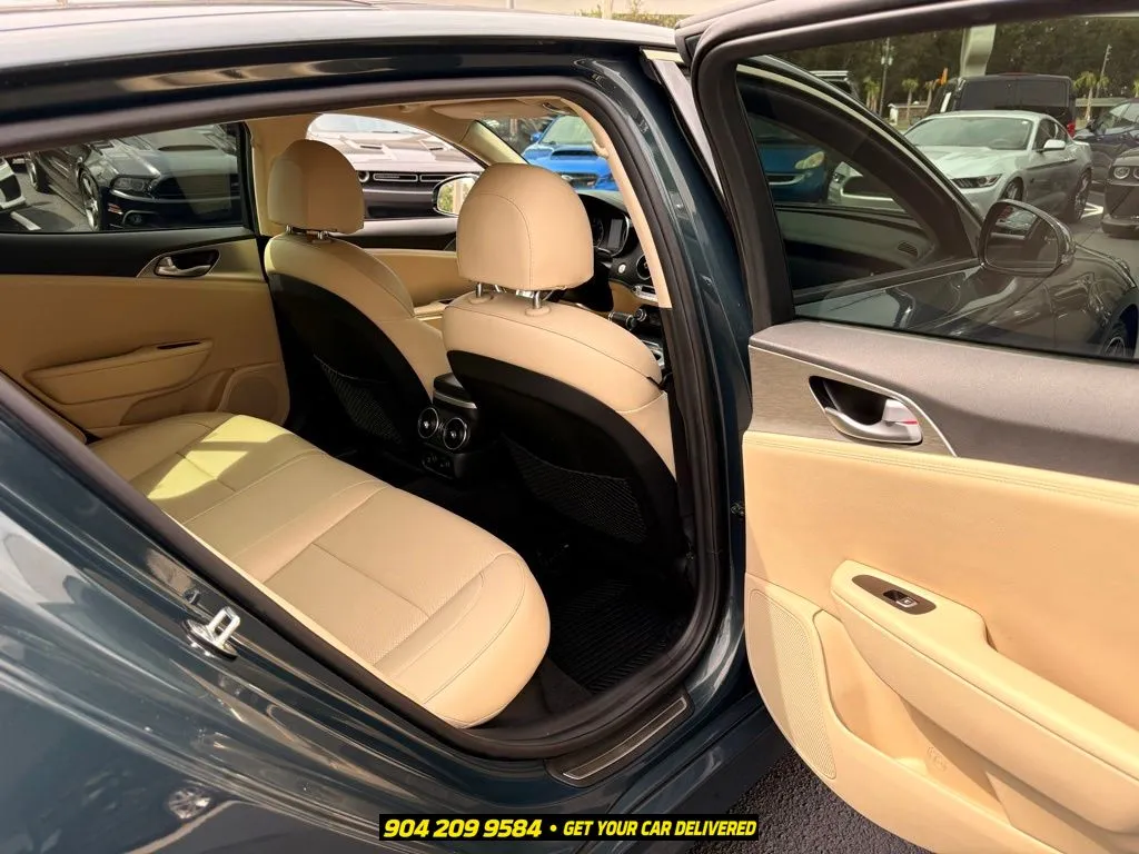 2022 Kia Stinger 33