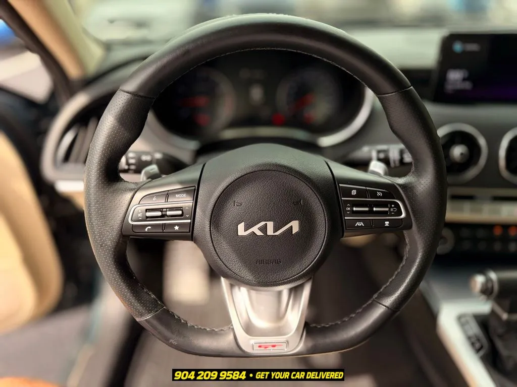 2022 Kia Stinger 17