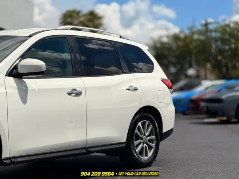 More photos of 2016 Nissan Pathfinder SV at AUTOLAND, FL
