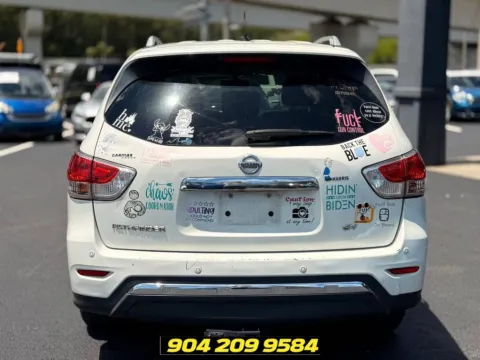 More photos of 2016 Nissan Pathfinder at AUTOLAND, FL