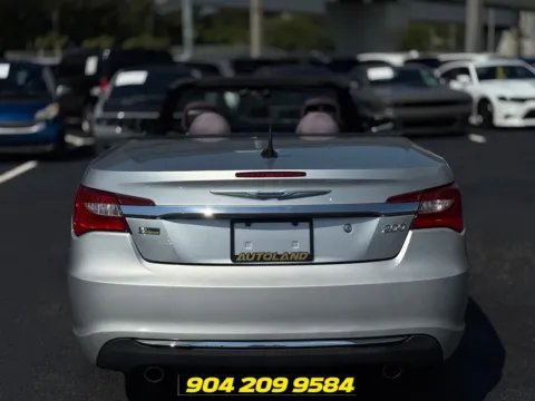 More photos of 2012 Chrysler 200 Touring at AUTOLAND, FL