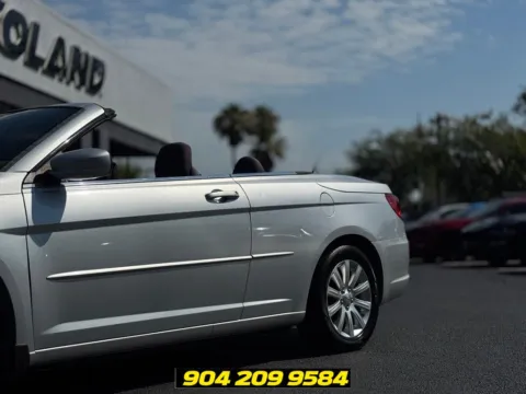 More photos of 2012 Chrysler 200 Touring at AUTOLAND, FL
