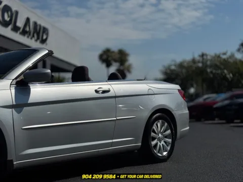 More photos of 2012 Chrysler 200 Touring at AUTOLAND, FL