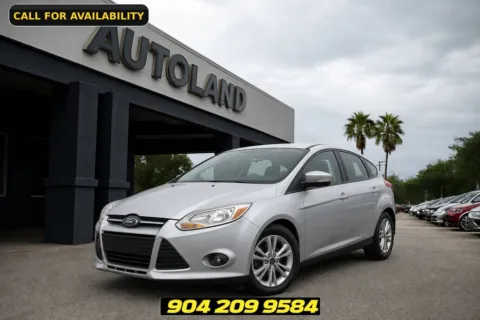 Silver 2014 Ford Focus SE for sale in Jacksonville, FL