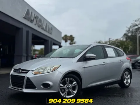Silver 2014 Ford Focus SE for sale in Jacksonville, FL
