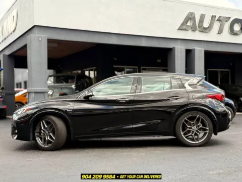 More photos of 2017 INFINITI QX30 Sport at AUTOLAND, FL