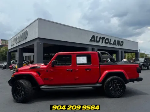 More photos of 2022 Jeep Gladiator Overland at AUTOLAND, FL